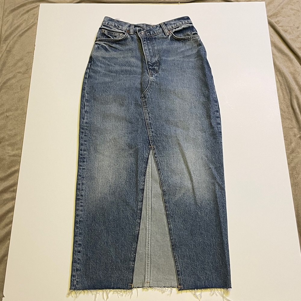 Reformation Denim Raw Edge Skirt. Size 25.